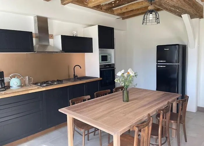 Maison Bord De Loire